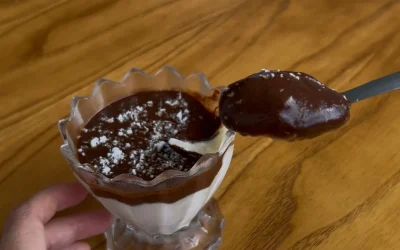 Mousse de prestigio com colher - receita nutritiva saudável e gostosa